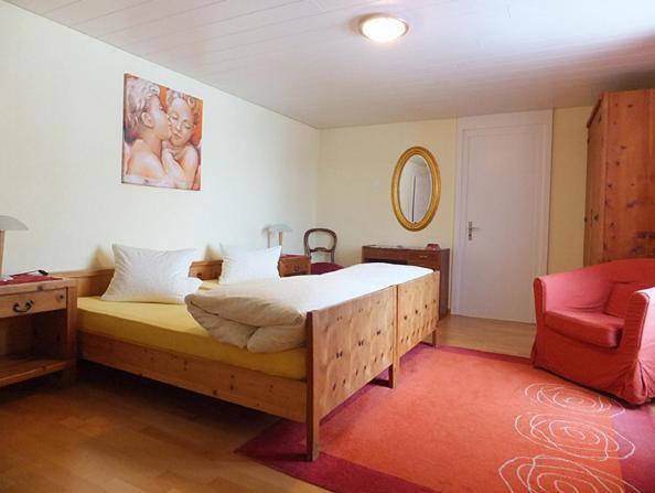 Hotel Schweizerhof Андермат Стая снимка